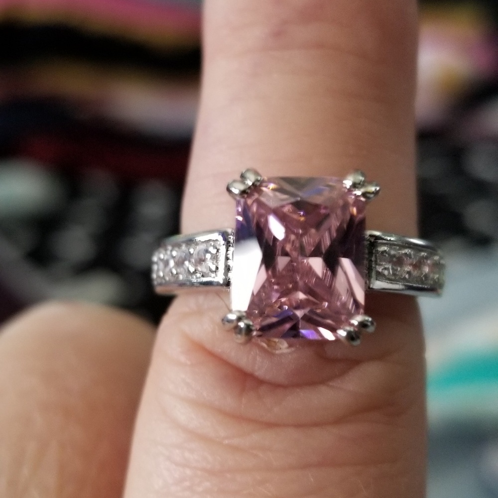 14 k WHITE GOLD 3.58 CT PINK & DIAMOND RING.